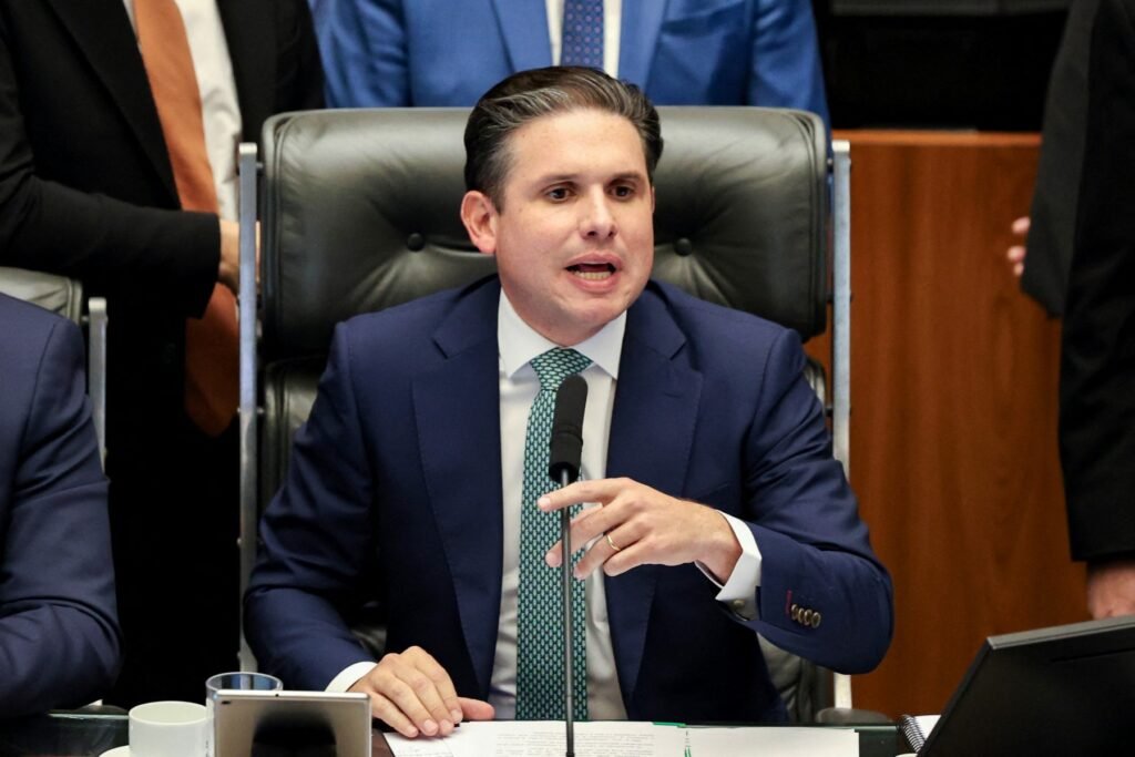 O que é um devedor contumaz? Câmara aprova regras mais rígidas